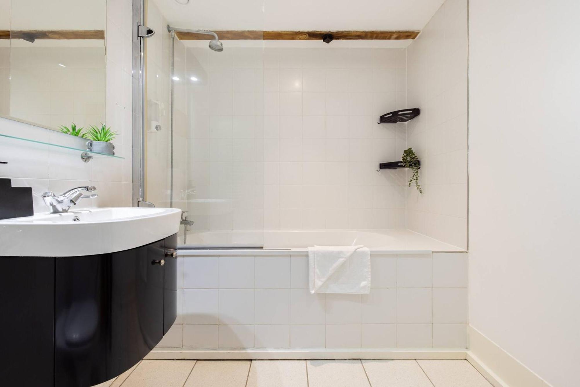 Wild Roses Serviced Apartments - Excel Warehouse 2 Londra Dış mekan fotoğraf