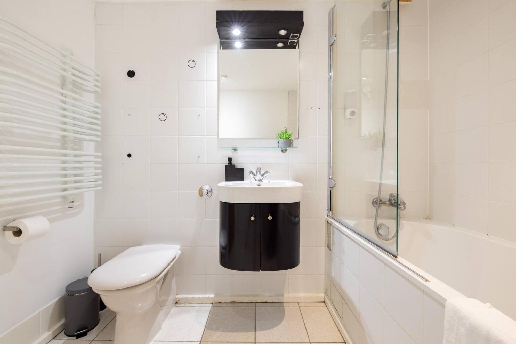 Wild Roses Serviced Apartments - Excel Warehouse 2 Londra Dış mekan fotoğraf